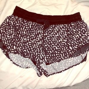 Lululemon hotty hot shorts 2.5 size 10